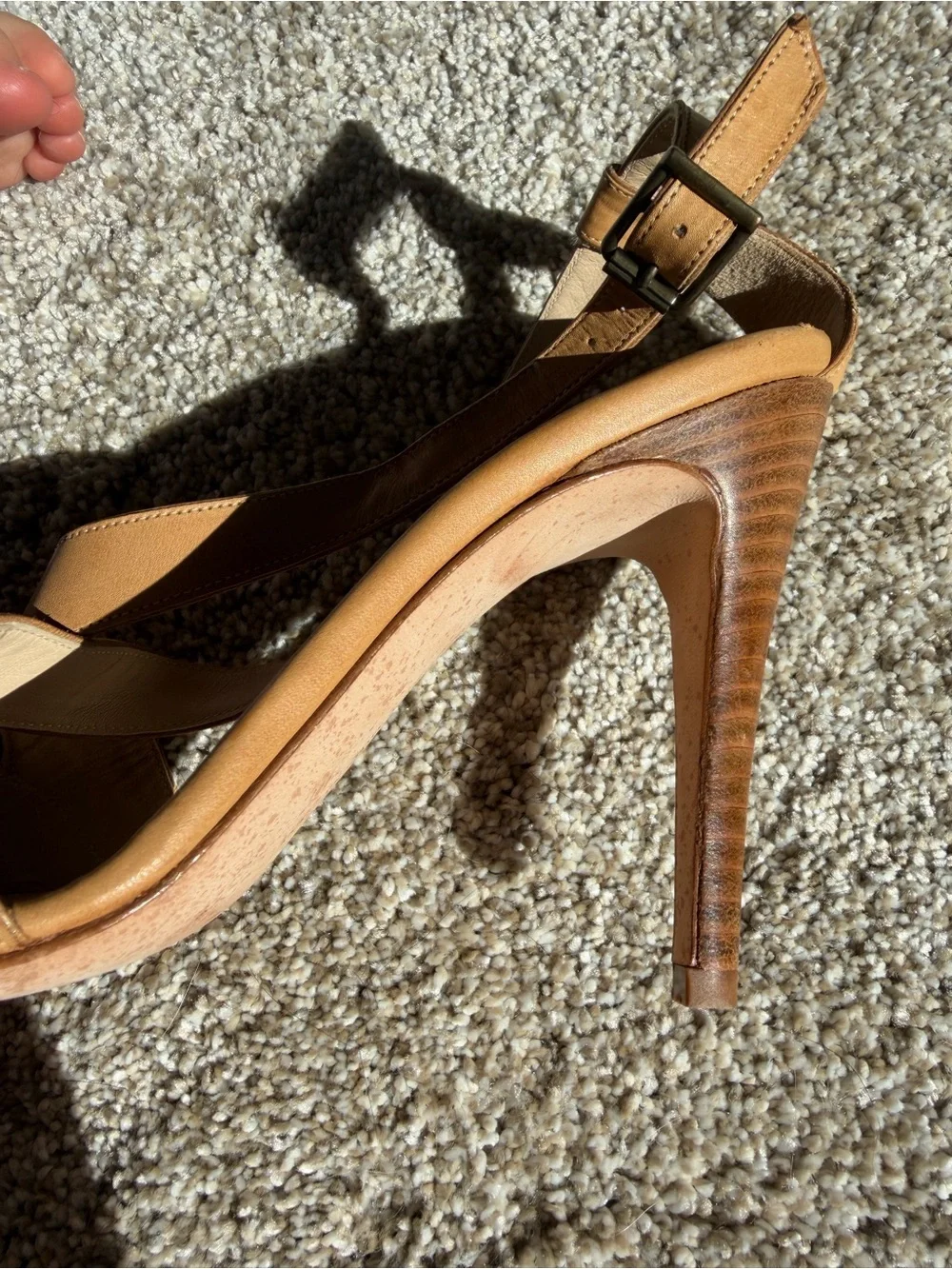 BNWT Manolo Blahnik Tan Leather Strappy Slingback Heels